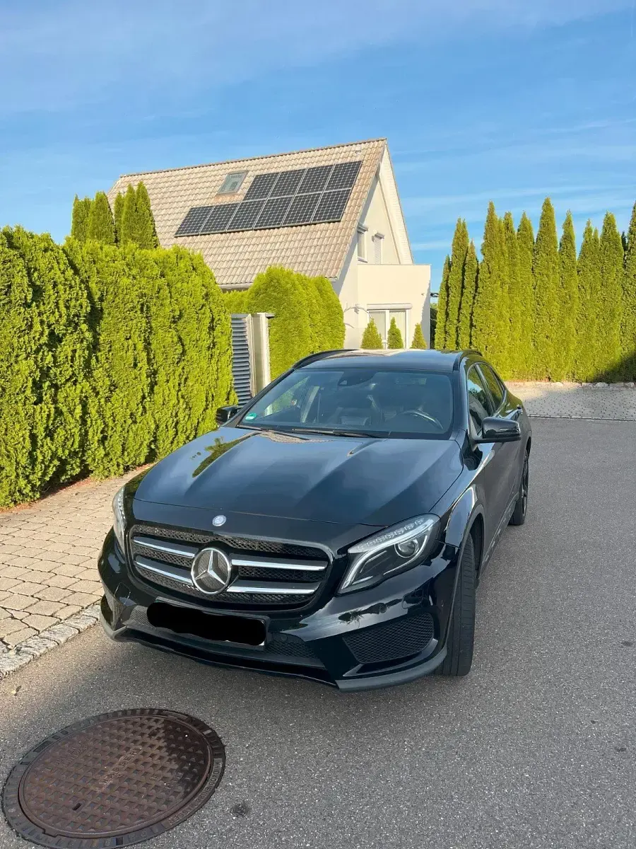 Gebraucht Mercedes GLA250 AMG line 211 PS (155 kW) 2015 Schwarz SUV
