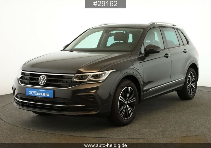 Uranograu Gebraucht 2022 VW Tiguan Active SUV | 25.990 € (Guter Preis) - Bild 1/4