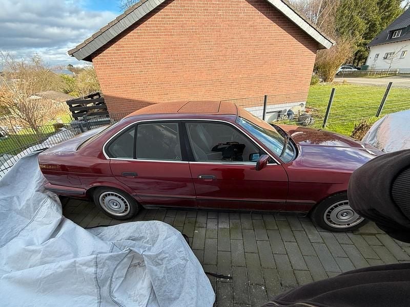 Second-hand BMW 525 192 CP (141 kW) 1993 Berlinǎ