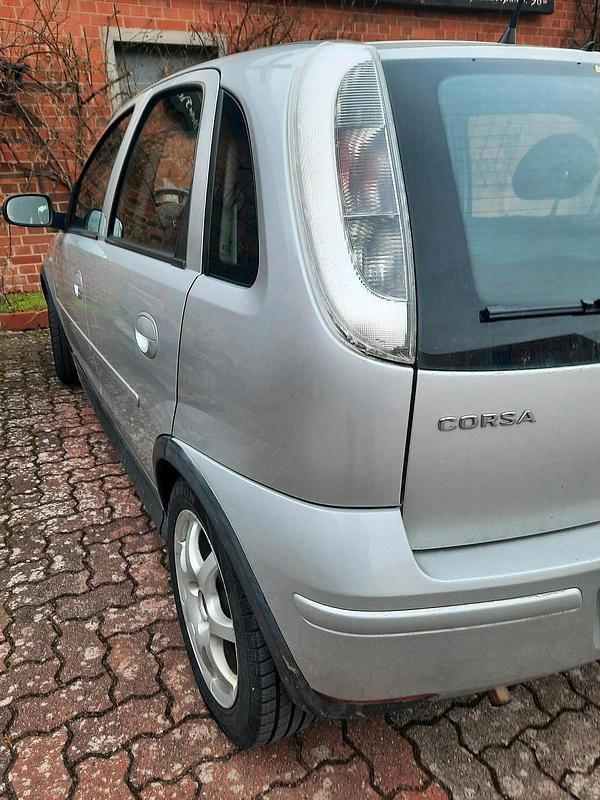 Gebraucht Opel Corsa 58 PS (42 kW) 2005 Silber Kleinwagen