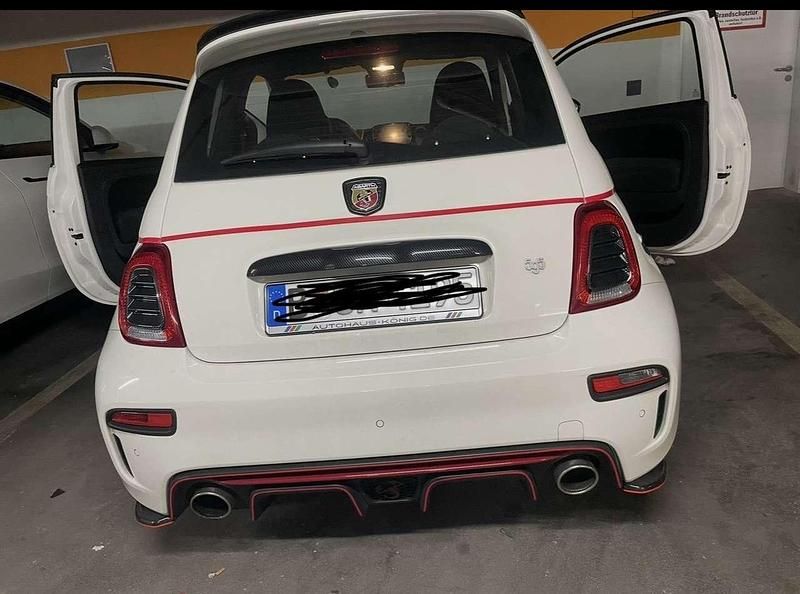 Weiß Gebraucht 2022 Abarth 595 Kleinwagen | 25.000 € - Bild 1/4