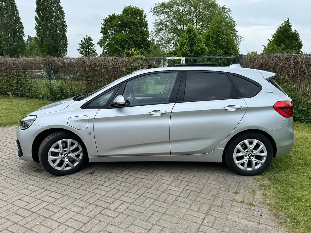 Gebraucht BMW 225 iPerformance 224 PS (164 kW) 2018 Silber Van / Kleinbus