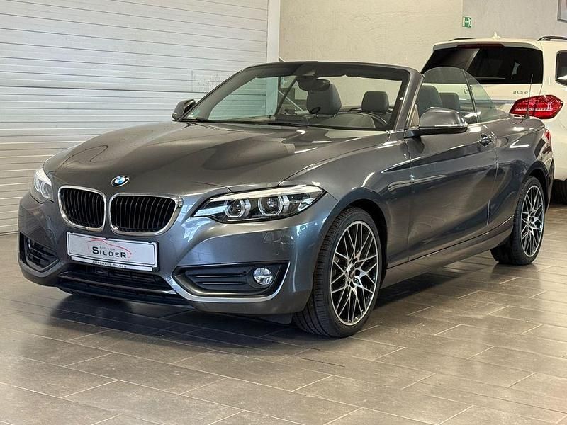 Grau Gebraucht 2018 BMW 218 Advantage Cabrio | 18.990 € (Fairer Preis) - Bild 1/4