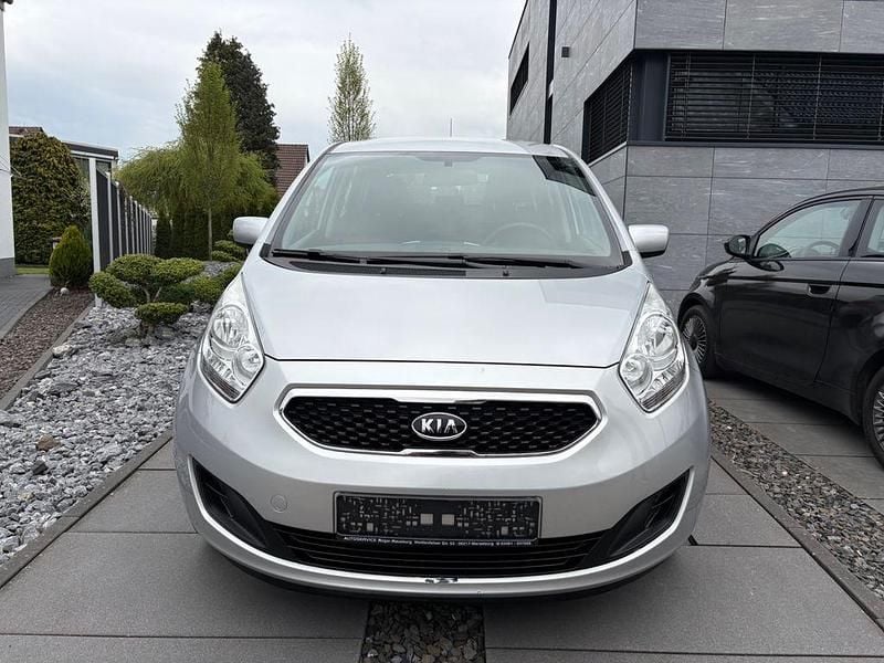Gebraucht Kia Venga Attract 90 PS (66 kW) 2013 Silber Kleinwagen