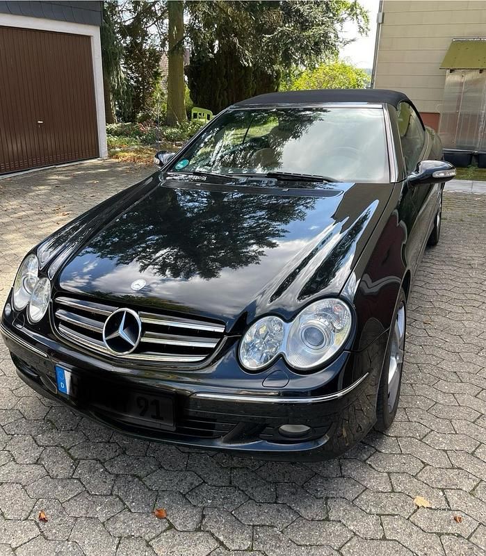Schwarz Gebraucht 2007 Mercedes CLK350 Cabrio | 10.500 € (Fairer Preis) - Bild 1/4