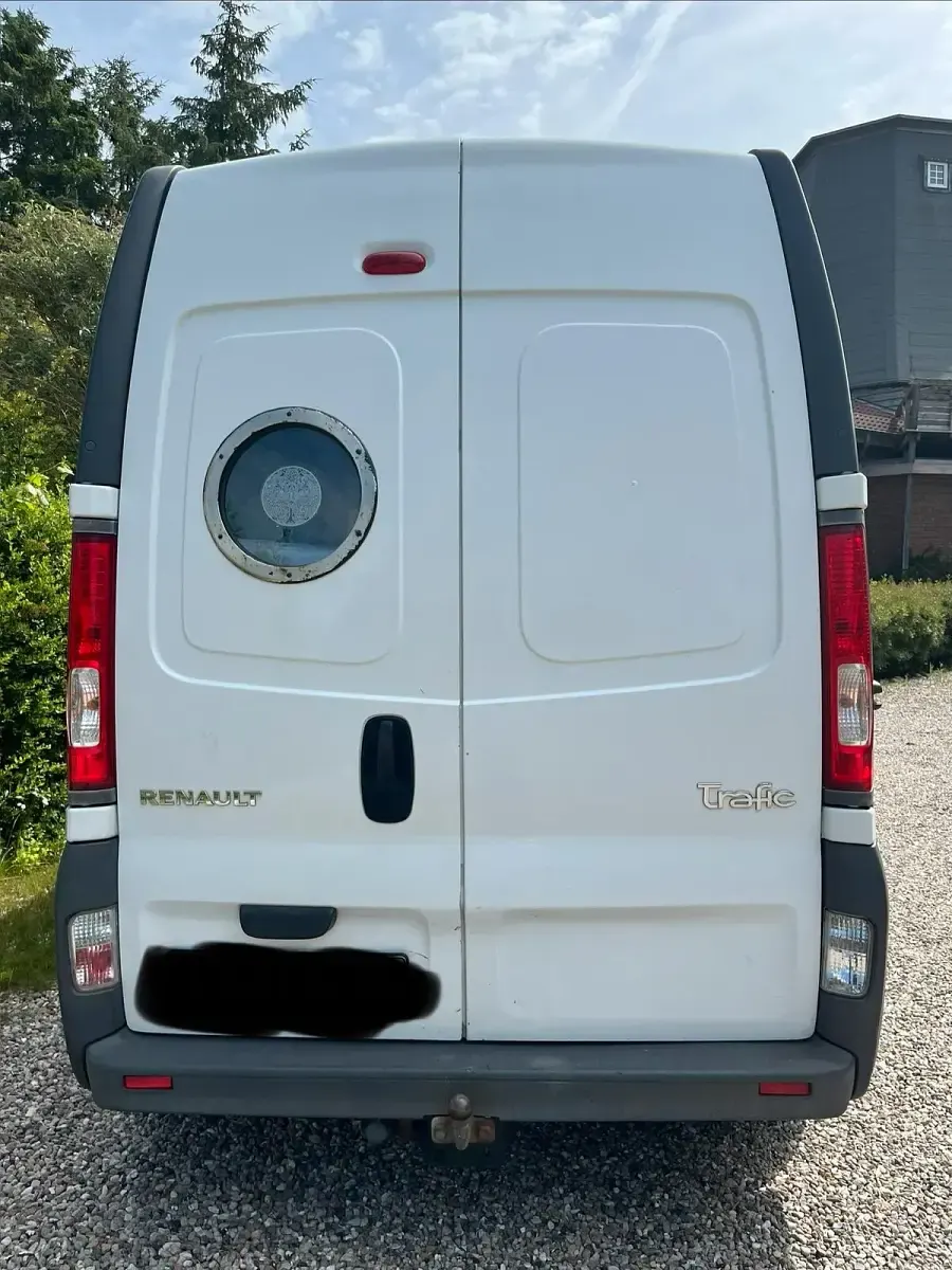 Gebraucht Renault Trafic 115 PS (84 kW) 2014 Weiß Van / Kleinbus