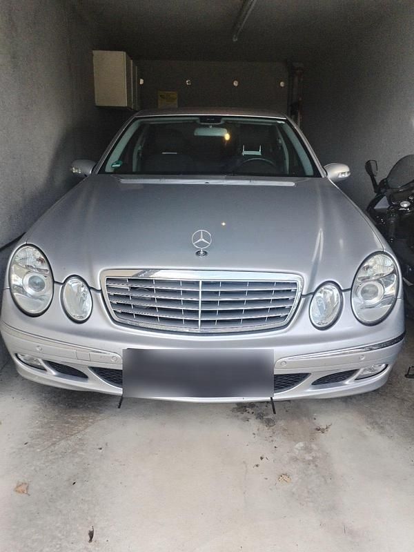 Gebraucht Mercedes E200 Elegance 163 PS (119 kW) 2005 Silber Limousine