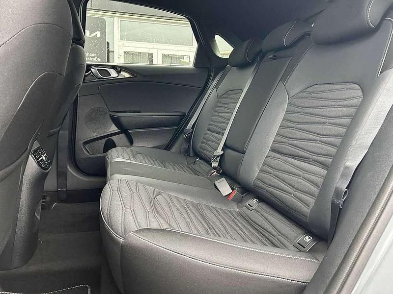 Neu Kia Ceed GT-Line 140 PS (102 kW) 2025 Lunarsilber metallic Kleinwagen