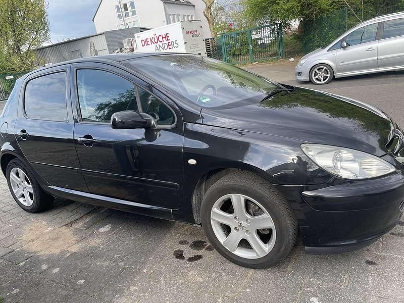 Gebraucht Peugeot 307 109 PS (80 kW) 2004 Farbe schwarz obsidien/metall Kleinwagen