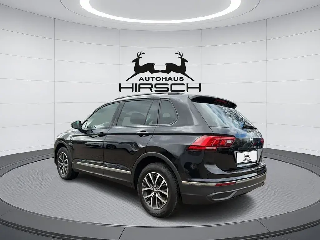 Gebraucht VW Tiguan Life 150 PS (110 kW) 2022 Schwarz SUV