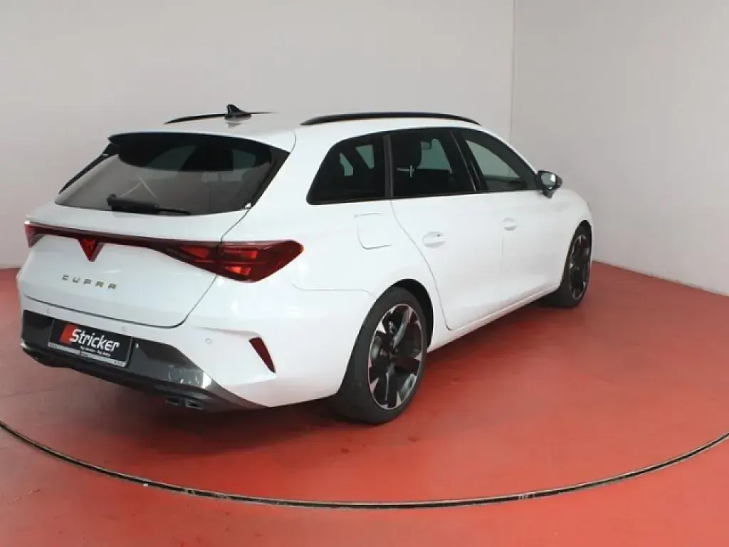 Second-hand Cupra Leon 150 CP (110 kW) 2025 Alb Break