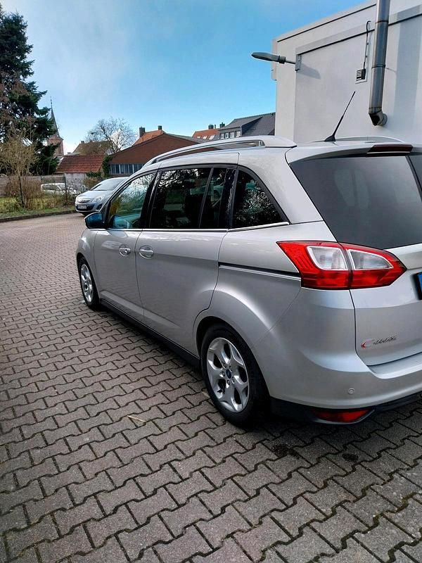 Gebraucht Ford Grand C-Max 109 PS (80 kW) 2011 Silber Van / Kleinbus