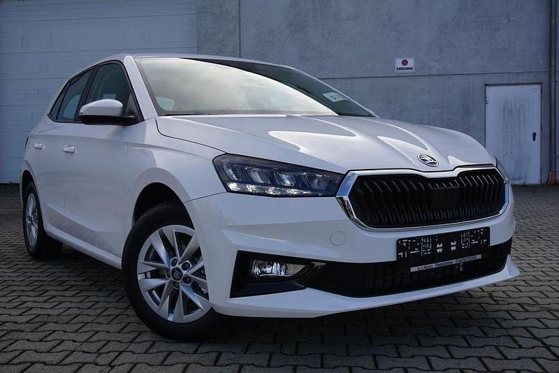 Neu Skoda Fabia 116 PS (85 kW) 2025 Candyweiss Limousine