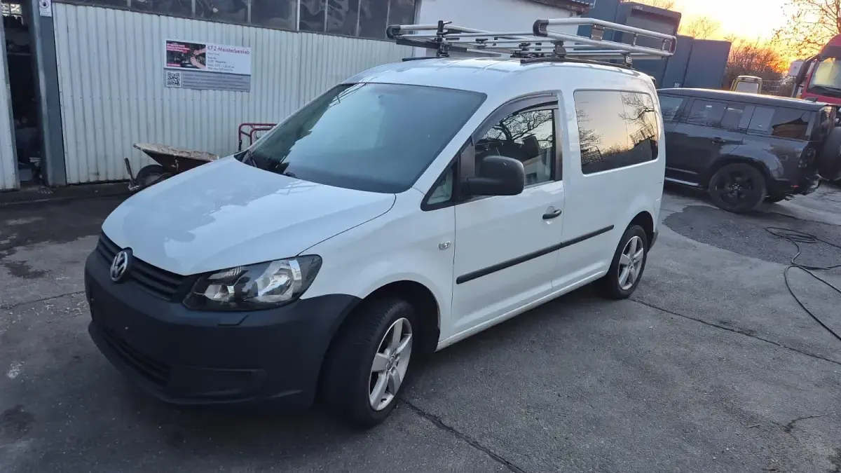 Gebraucht VW Caddy 102 PS (75 kW) 2013 Weiß Van / Kleinbus