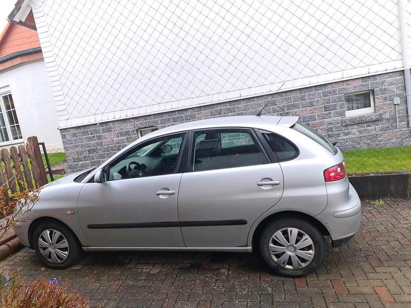 Gebraucht Seat Ibiza 75 PS (55 kW) 2004 Silber Kleinwagen