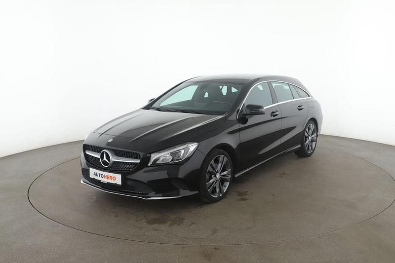 Schwarz Gebraucht 2017 Mercedes CLA180 Shooting Brake Urban Kombi | 17.180 € (Fairer Preis) - Bild 1/3