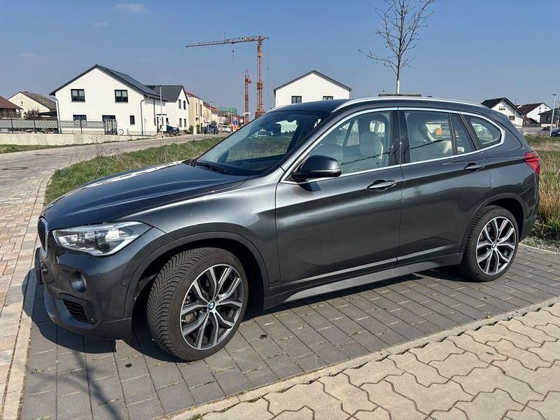 Gebraucht BMW X1 Advantage 231 PS (169 kW) 2016 Grau SUV