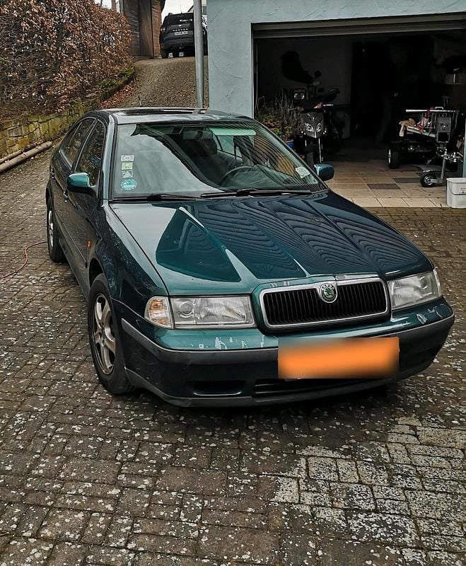 Second-hand Skoda Octavia 116 CP (85 kW) 2000 Verde Berlinǎ