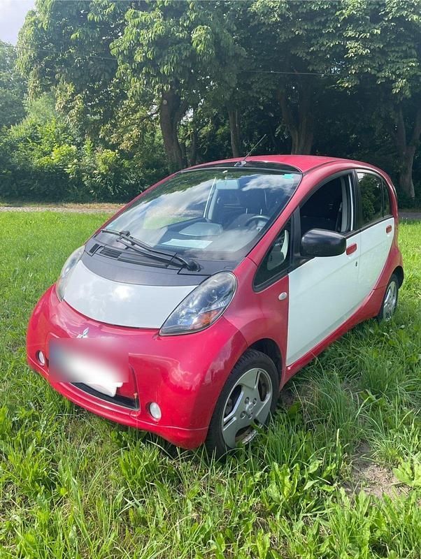 Rot Gebraucht 2011 Mitsubishi i-MiEV Kleinwagen | 3.000 € - Bild 1/4