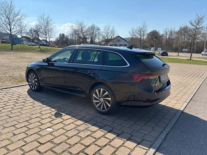 Second-hand Skoda Octavia Style 150 CP (110 kW) 2021 Negru Break