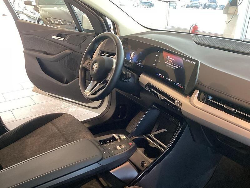 Gebraucht BMW 220 Active Tourer Efficient Dynamics 156 PS (114 kW) 2025 Alpinweiß uni Van / Kleinbus