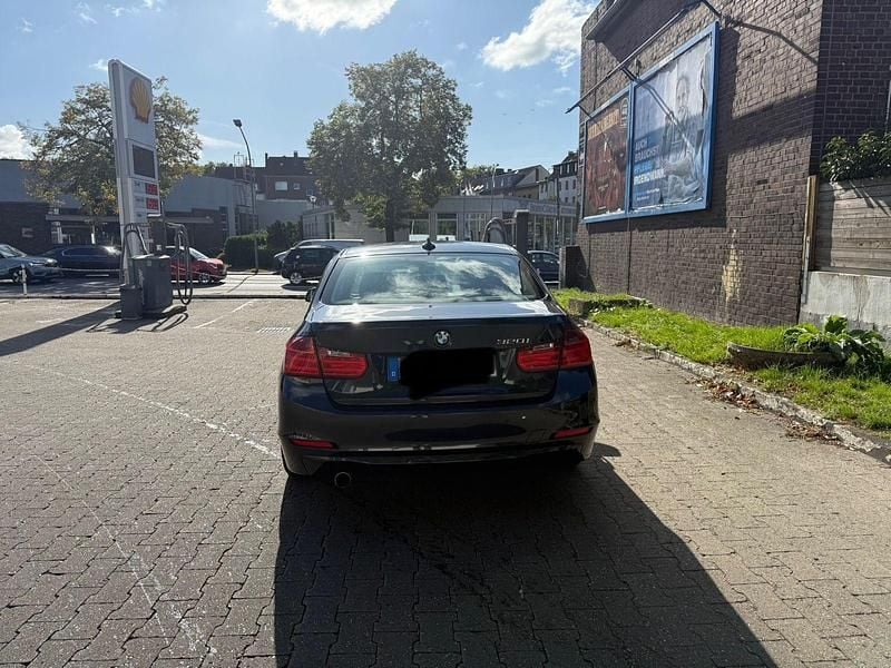 Gebraucht BMW 320 Efficient Dynamics 170 PS (125 kW) 2014 Schwarz Limousine
