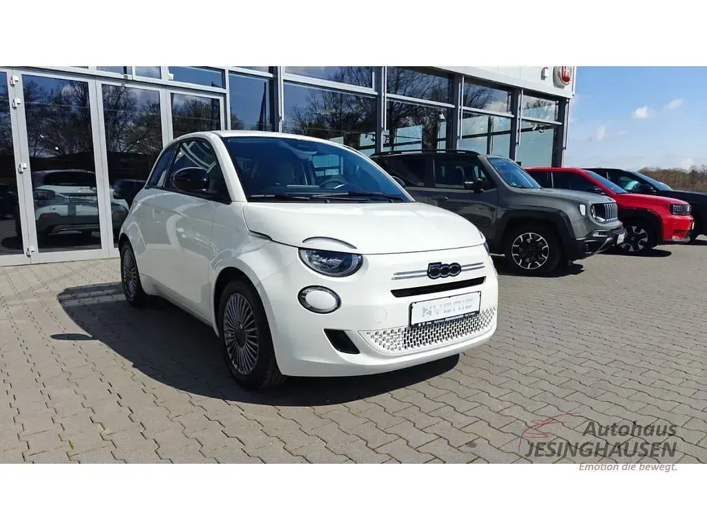 Neu Fiat 500 Icon 65 PS (47 kW) 2026 Weiss Kleinwagen