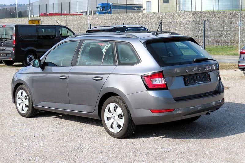 Gebraucht Skoda Fabia 95 PS (69 kW) 2022 Grau Kleinwagen