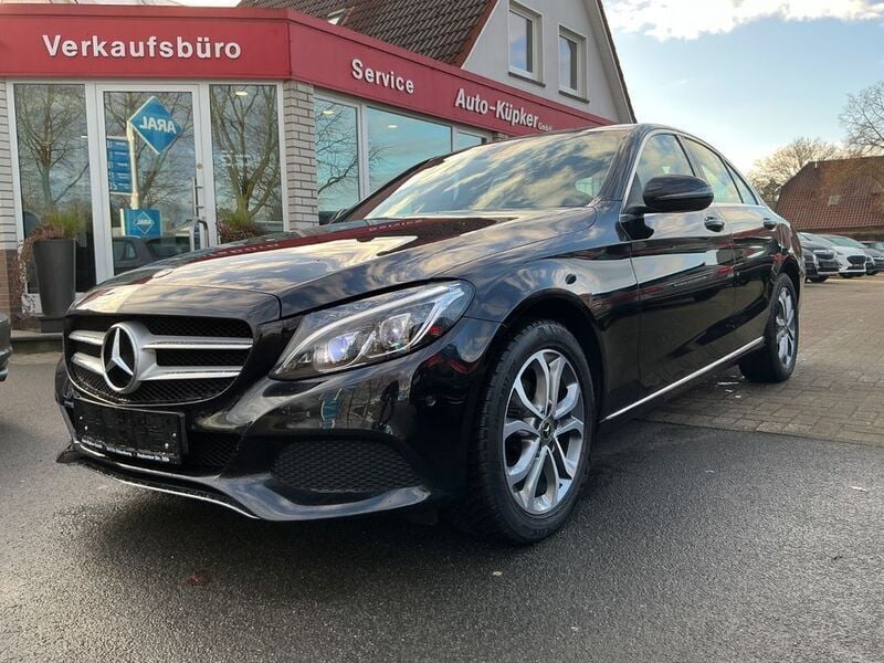 Schwarz Gebraucht 2018 Mercedes C180 Limousine | 18.900 € (Guter Preis) - Bild 1/4