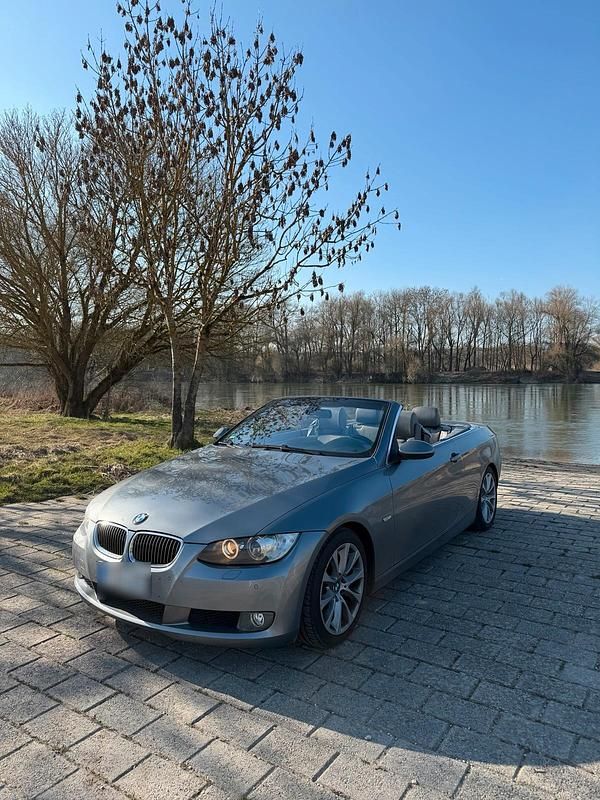 Gebraucht BMW 325 Cabriolet 218 PS (160 kW) 2007 Grau Cabrio