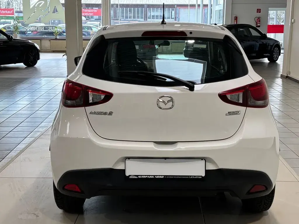 Gebraucht Mazda 2 75 PS (55 kW) 2018 Weiß Limousine