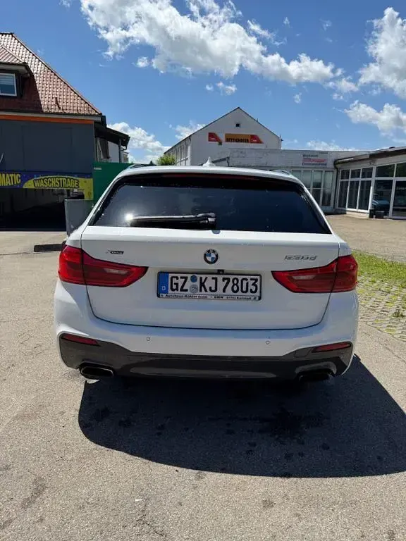 Gebraucht BMW 530 Performance 265 PS (194 kW) 2019 Weiß Kombi