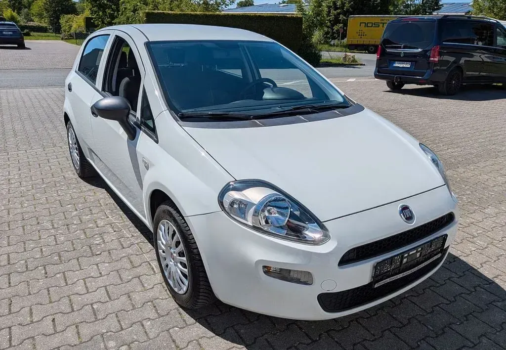 Gebraucht Fiat Punto 69 PS (50 kW) 2018 Weiß Kleinwagen