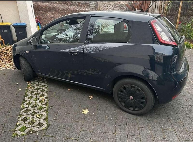 Gebraucht Fiat Punto Evo Dynamic 105 PS (77 kW) 2011 Blau Kleinwagen