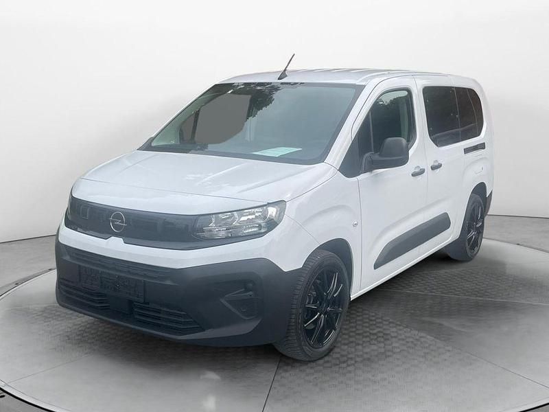 Weiß Gebraucht 2024 Opel Combo Van / Kleinbus | 22.890 € (Teuer) - Bild 1/4