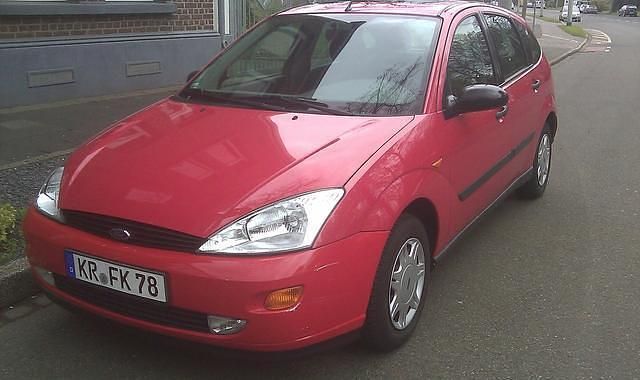 Gebraucht Ford Focus 75 PS (55 kW) 1999 Rot Limousine
