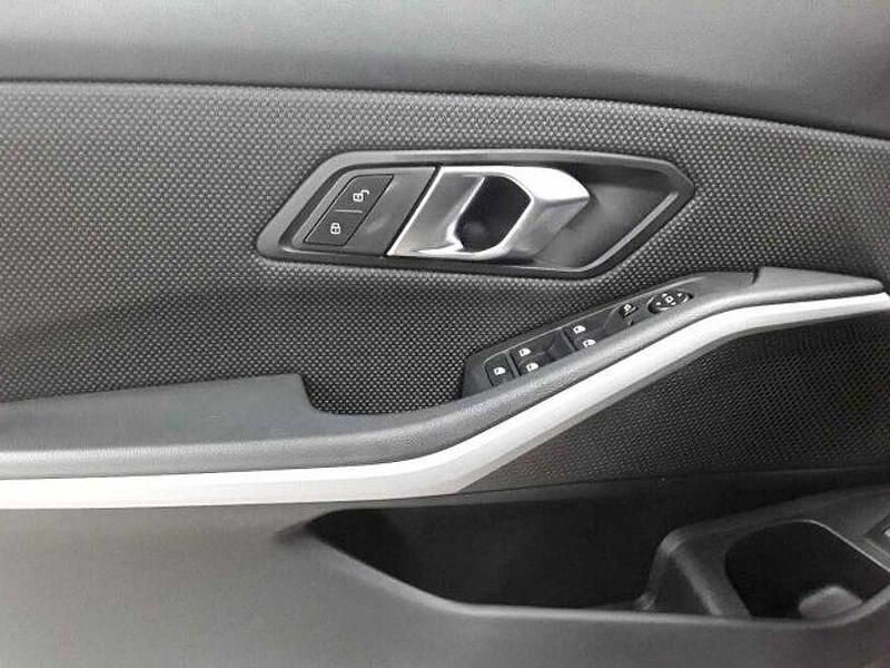 Gebraucht BMW 318 Shadowline 150 PS (110 kW) 2024 Schwarz Kombi