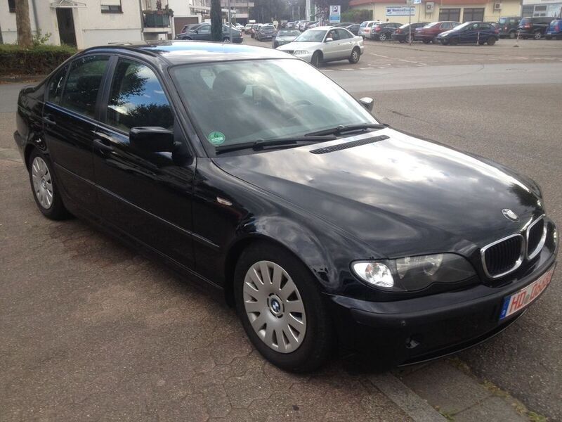 Schwarz metallic Gebraucht 2004 BMW 318 Limousine | 1.588 € (Superpreis) - Bild 1/1