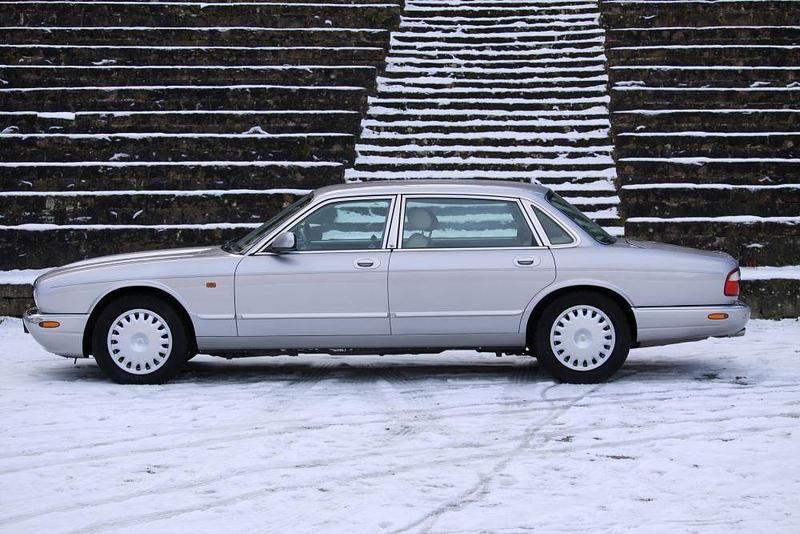 Gebraucht Jaguar XJ Executive 237 PS (174 kW) 2000 Silber Limousine