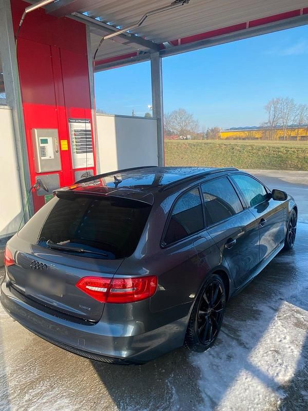 Gebraucht Audi A4 Exclusive 245 PS (180 kW) 2015 Grau Kombi