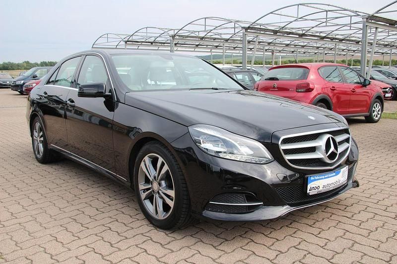 Gebraucht Mercedes E200 Avantgarde 184 PS (135 kW) 2015 Schwarz Limousine