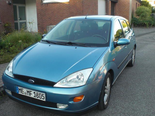 Gebraucht Ford Focus Futura 177 PS (130 kW) 2000 Blau metallic Limousine