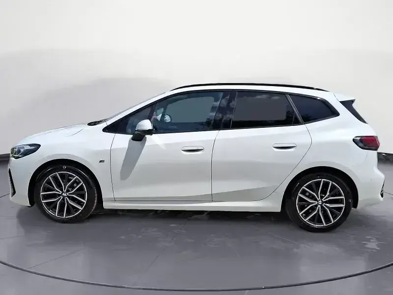 Gebraucht BMW 218 Active Tourer M Sport 150 PS (110 kW) 2023 Weiß Van / Kleinbus