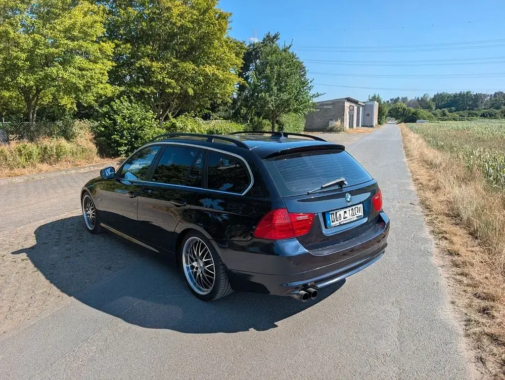 Gebraucht BMW 325 218 PS (160 kW) 2009 Blau Kombi