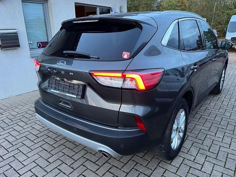 Grau Gebraucht 2020 Ford Kuga Titanium SUV | 17.800 € (Guter Preis) - Bild 1/4