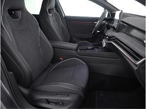 Neu Skoda Superb SportLine 193 PS (141 kW) 2026 Grau (graphitegrau metallic) Kombi