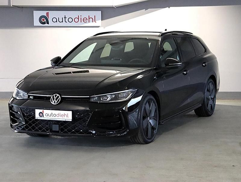 Gebraucht VW Passat R-line 150 PS (110 kW) 2025 Schwarz Kombi