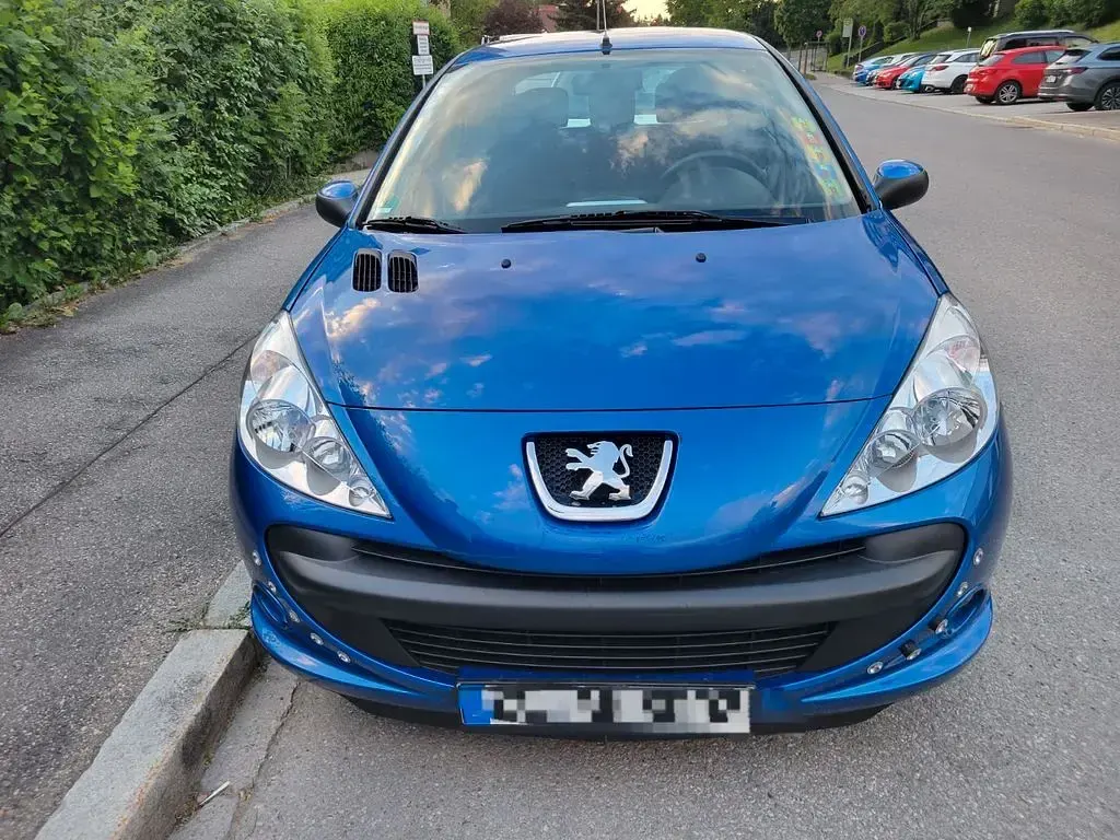 Gebraucht Peugeot 206+ 73 PS (53 kW) 2011 Blau Kleinwagen