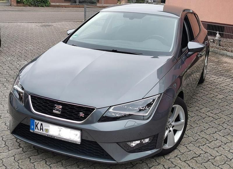 Grau Gebraucht 2016 Seat Leon SC FR Kleinwagen | 14.000 € (Etwas zu teuer) - Bild 1/4