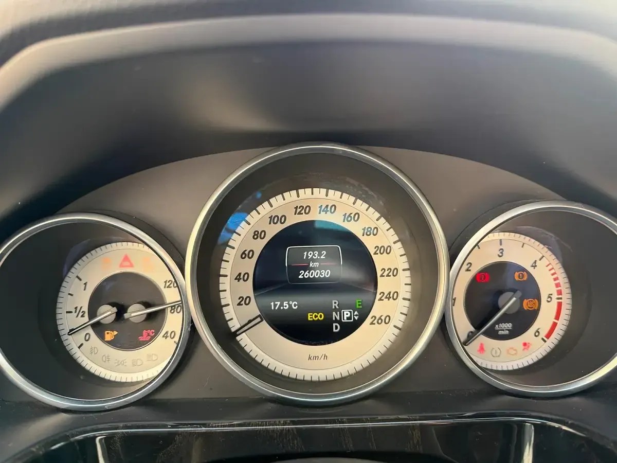 Gebraucht Mercedes E350 258 PS (189 kW) 2013 Schwarz Kombi